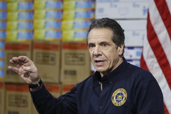 民主黨籍的古莫(Andrew Cuomo)每天上電視更新疫情彙報,對許多美國民衆而言,他是個安定人心的力量。圖/美聯社 民主黨籍的古莫(Andrew Cuomo)每天上電視更新疫情彙報,對許多美國民衆而言,他是個安定人心的力量。圖/美聯社