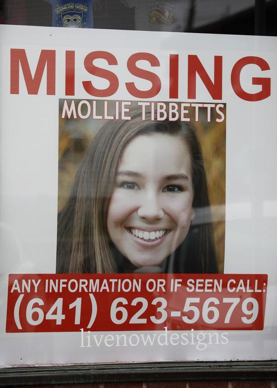 愛荷華州女大生Mollie Tibbetts從7月起失蹤，不幸已經遇害。圖爲協尋海報。美聯社