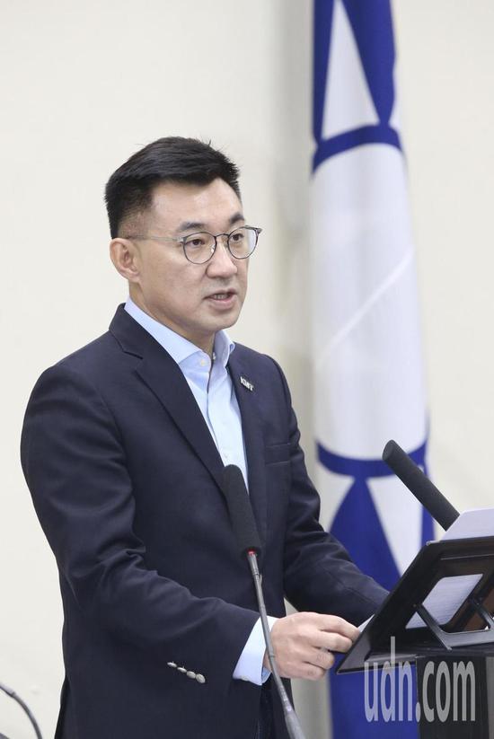 國民黨主席江啓臣質疑,將公投複決「鳥籠變鐵籠」的是民進黨,如今又說要複決綁大選,一切都是選舉考量。圖/聯合報系資料照片 國民黨主席江啓臣質疑,將公投複決‘鳥籠變鐵籠’的是民進黨,如今又說要複決綁大選,一切都是選舉考量。圖/聯合報系資料照片