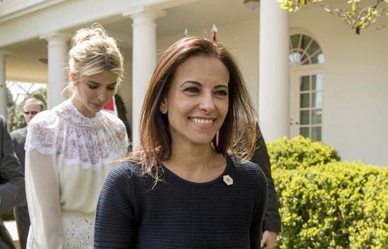 一名知情人士今天指出,高盛集团主管鲍尔(Dina Powell)已退出接替海利(Nikki Haley)成为美国驻联合国大使的考量人选。美联社
