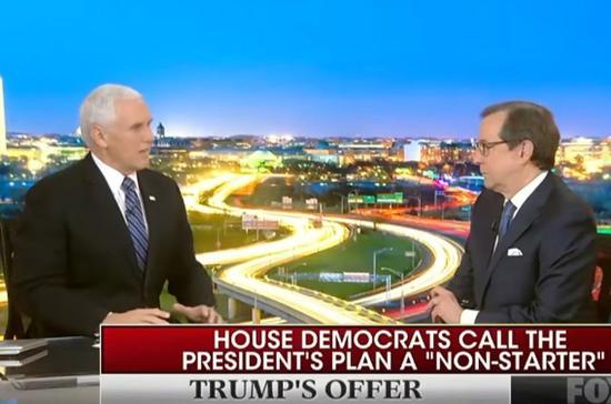 福斯新闻(Fox News)周日主播华里斯(Chris Wallace)20日在节目中与副总统潘斯(左)舌战。图/截取自FOX NEWS