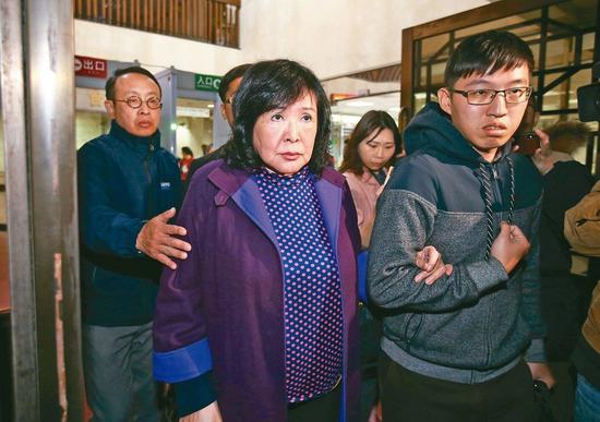 鄭惠中在中國新媒體平臺上用「她」形容文化部長鄭麗君,恐涉公然侮辱罪。 聯合報系資料照