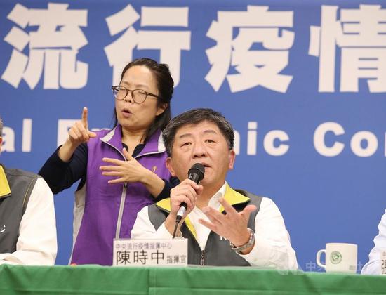 衛福部長陳時中21日表示,白牌運將155名接觸者除4名確診家人,其餘149人陰性、2人檢驗中,顯示疫情未延燒社區。中央社記者郭日曉攝 109年2月21日