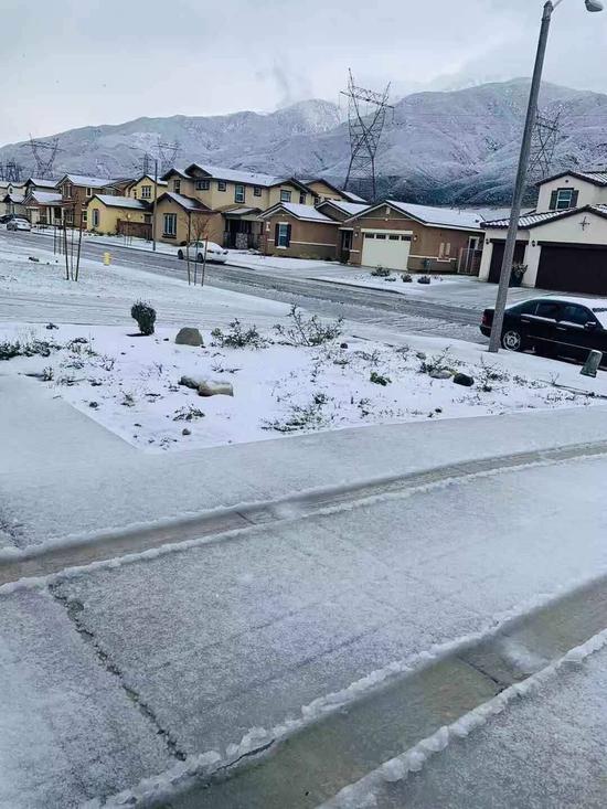 30年一遇,大洛杉磯地區再見瑞雪,民High