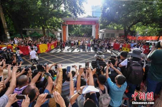 資料圖:高考考場 <a target='_blank' href='http://www.chinanews.com/'>中新社</a>記者 楊華峯 攝