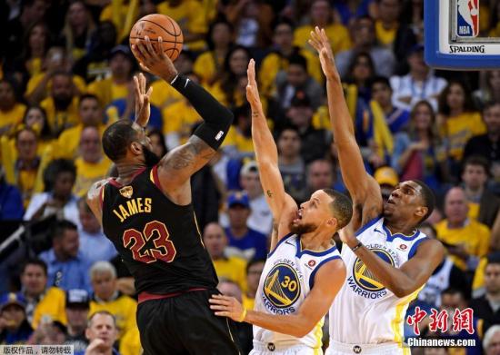 資料圖:NBA總決賽,騎士和勇士對決。