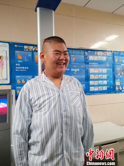 王浩楠成功減重400斤,目前體重268斤。 郝學娟 攝
