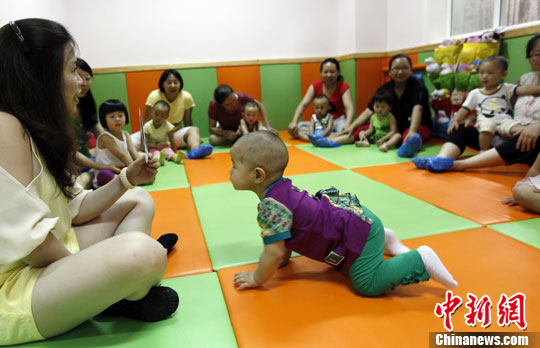 資料圖:小朋友在上早教班。<a target='_blank' href='http://www.chinanews.com/'>中新社</a>發 楊可佳 攝