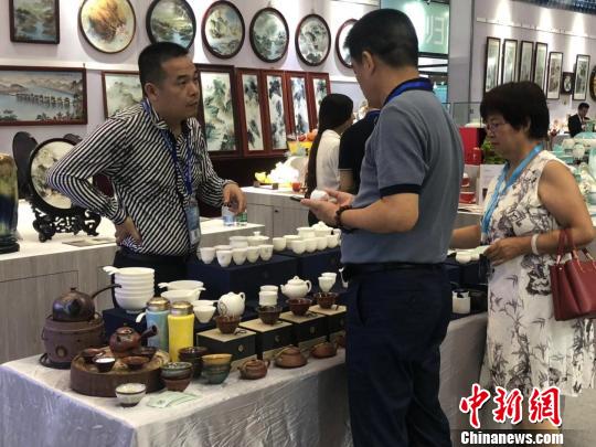 第五届侨交会展区现场。 徐晓美 摄