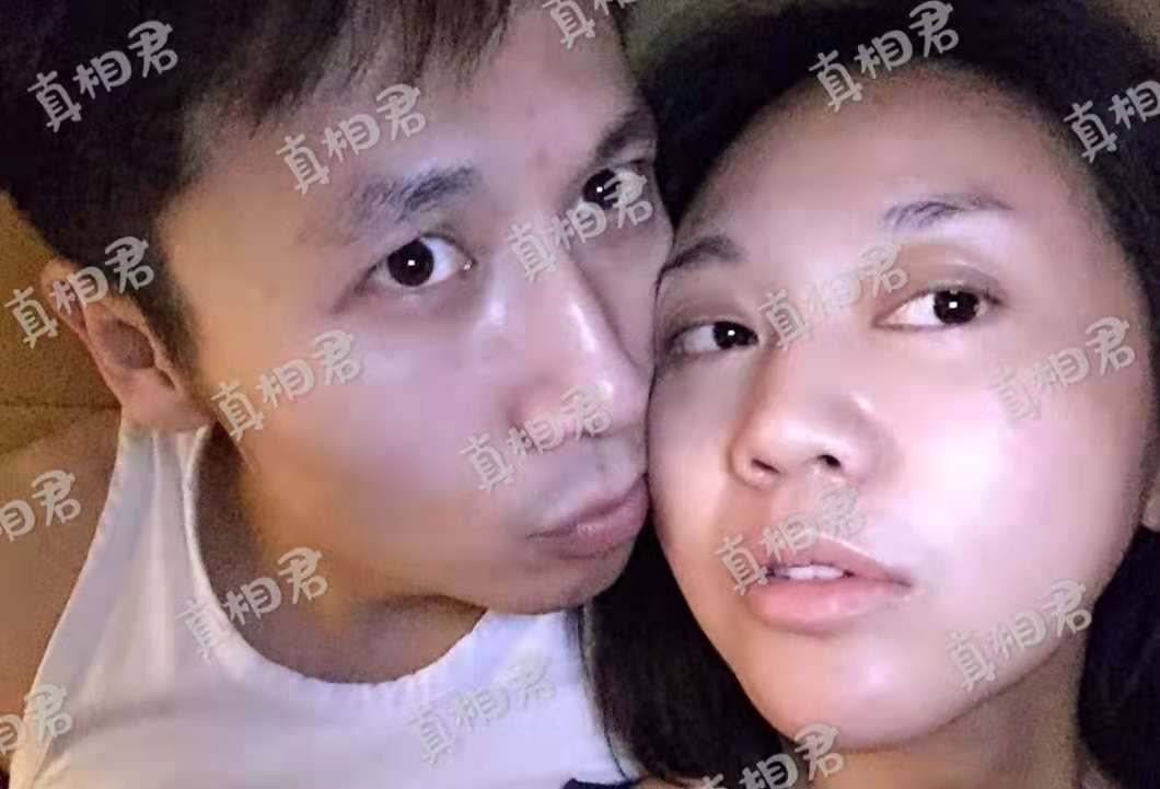 闫妮被曝与男友分手,曾找20个保安断绝来往,如今已开始新恋情?
