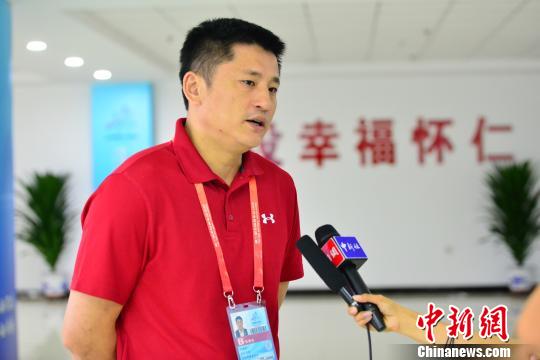中国击剑协会主席王海滨。 李小龙 摄