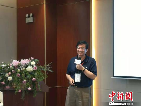 全球知名电机和电驱动专家、精进电动创始人蔡蔚在论坛上做主旨演讲。 供图 摄
