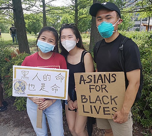 不少大學生也積極參與集會遊行。