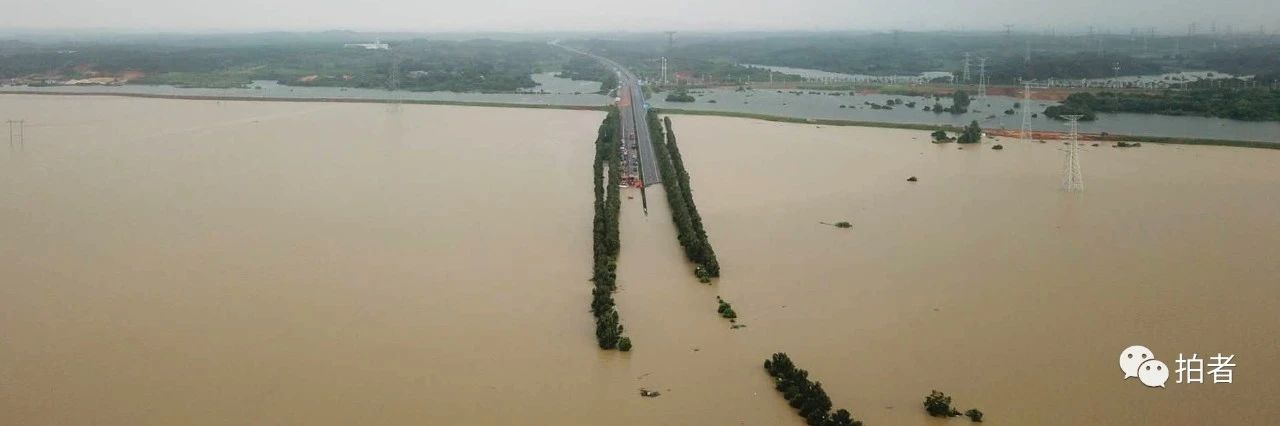 △ 7月13日,江西省昌九大道(南昌⇆九江)永修縣路段部分被淹。