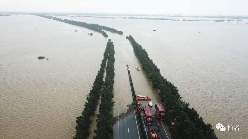 △ 7月13日,江西省昌九大道(南昌⇆九江)永修縣路段部分被淹。