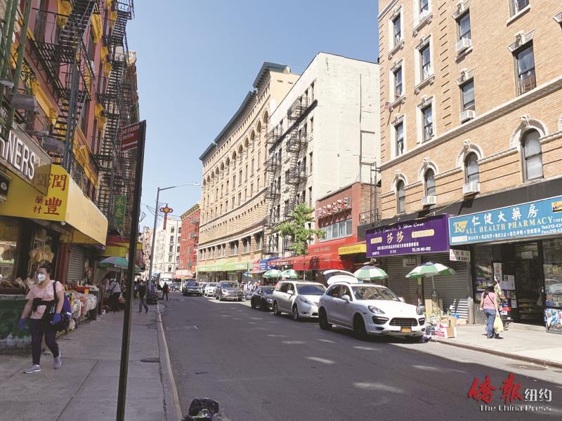 曼哈顿华埠小商家在纽约市疫情发生前,已因针对亚裔的歧视乃至偏见遭受经济损失。(刘依玲摄)