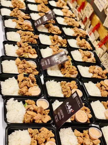疫情期間發展在線業務,店裏的外送訂單大增。(林國耀提供)