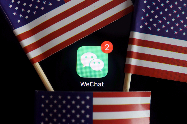 微信圖標和美國國旗。(圖片來源:路透社資料圖)