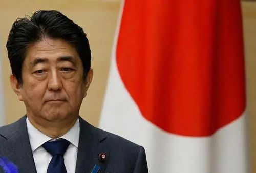 安倍於2020年8月28日突然以健康問題爲由辭職(圖源:網絡)