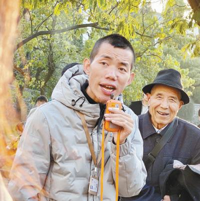 初見張斌(見圖,資料圖片),這個瘦高個兒、皮膚稍黑的小夥子言語不多,打起招呼來略顯靦腆。