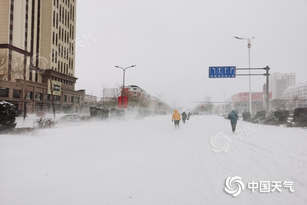 今天通遼市降雪持續,風力較大出現吹雪現象。(圖/楊旋)