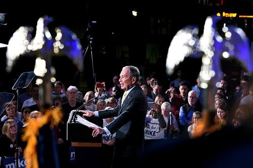 彭博投入選戰,民主黨黨內初選更加混沌不明。