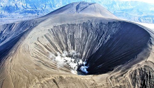 阿拉斯加的奧克莫克火山口