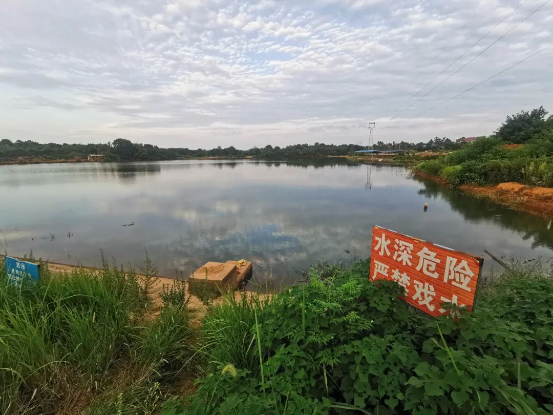江西省进贤县下马塘水库,这是当年两名孩子被发现遇害的地方。摄影/万小军