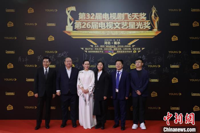 圖爲明星亮相。 王鵬 攝