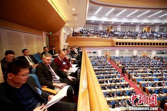 中國人民政治協商會議第十二屆山東省委員會第二次會議17日在濟南閉幕。 樑犇 攝