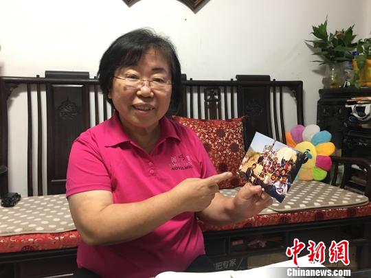 高金英講述與學生們的點滴故事。 杜燕 攝