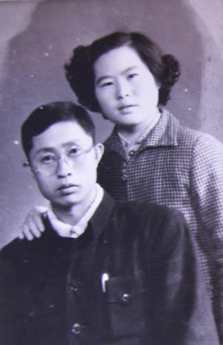 當時剛剛專業回鄉的老兩口。受訪者供圖
