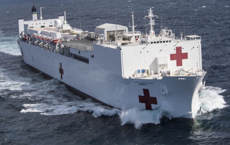 美國海軍“仁慈”號醫院船