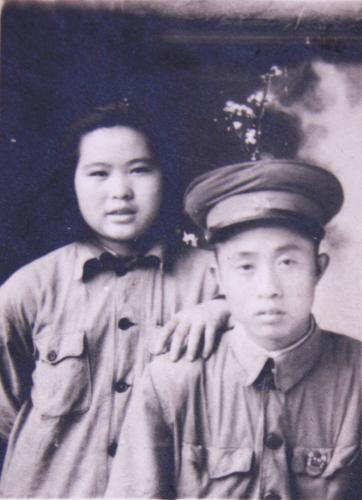 二老剛剛新婚時的照片。受訪者供圖