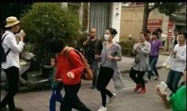 50岁王菲近照罕曝光 淡定从容气场十足
