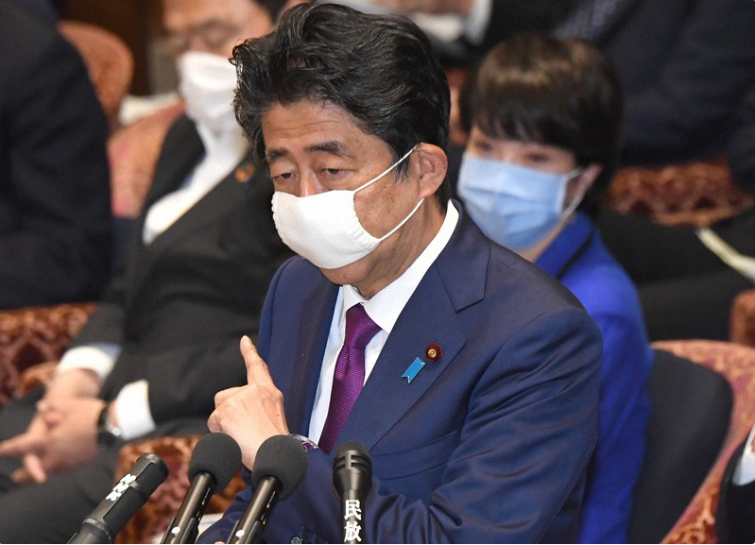 日本首相安倍晋三接受体检已连续工作超140天